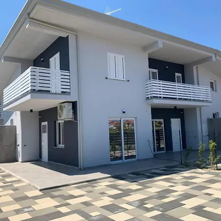 Moonlight 아파트 로사노